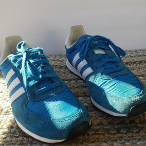 Universal women Adidas Adistar Racer size 9 (M19217)  White,Blue